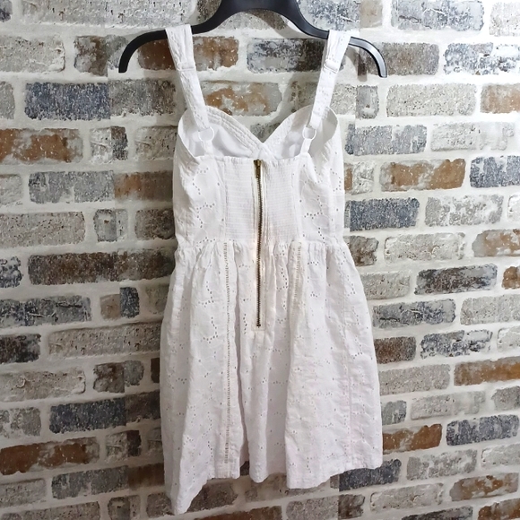 🆕️ Tommy Girl white eyelit design dress, sz M. - Picture 4 of 7